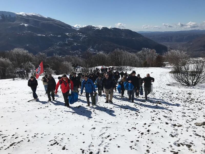 L'intervento di CasaPound sul monte Giano: "Ripristinata la scritta Dvx" 5
