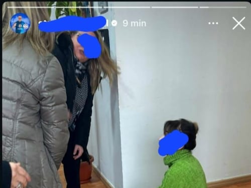 Prende a pugni il prof di sua figlia e si vanta sui social: "Se la tocchi vai al tappeto"