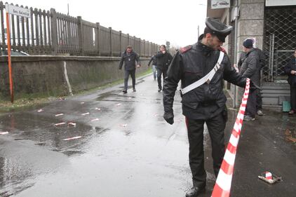 Gallarate, i carabinieri sul luogo della sparatoria 1