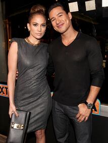 Jennifer Lopez, scollatura hot per World of Dance 21