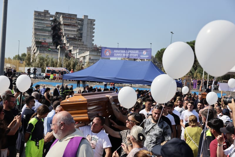 Funerali Scampia 4