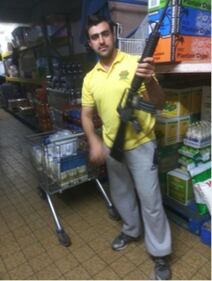 Terrorismo, arresti a Bari: foto col mitra in mano 5