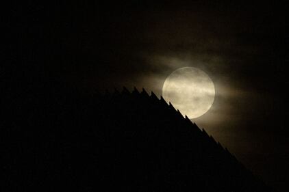 Super Luna Rossa, le immagini dell'eclissi da tutto il mondo 1