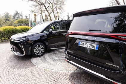 Maxus Mifa9, guarda le foto 16