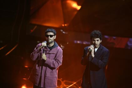 Sanremo 2024: ecco il look della quarta serata del Festival di Gazzelle 3