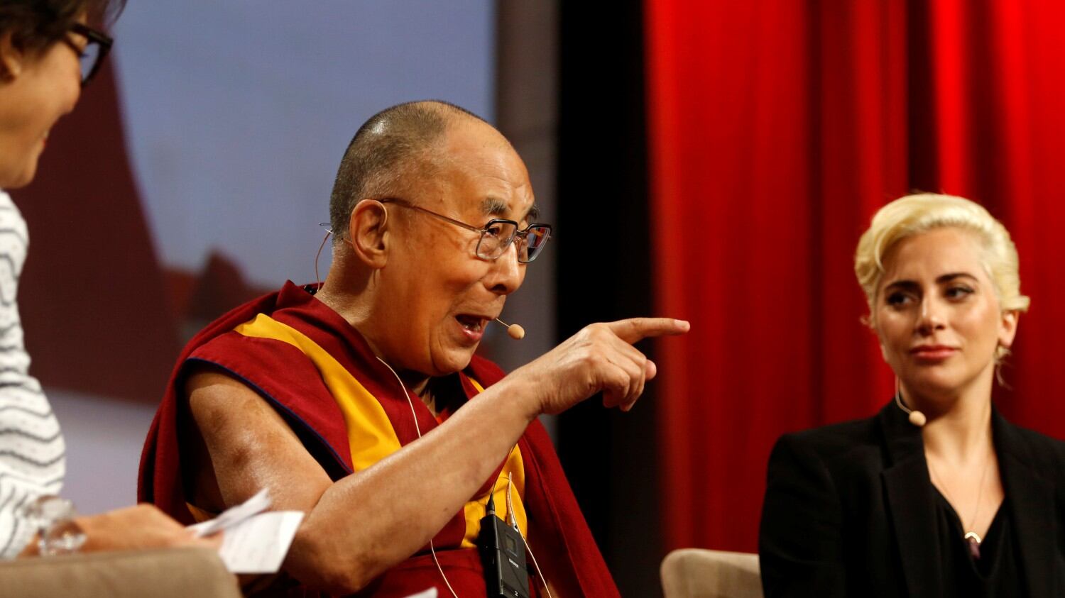 Lady Gaga incontra il Dalai Lama: il partito comunista la bandisce dalla Cina