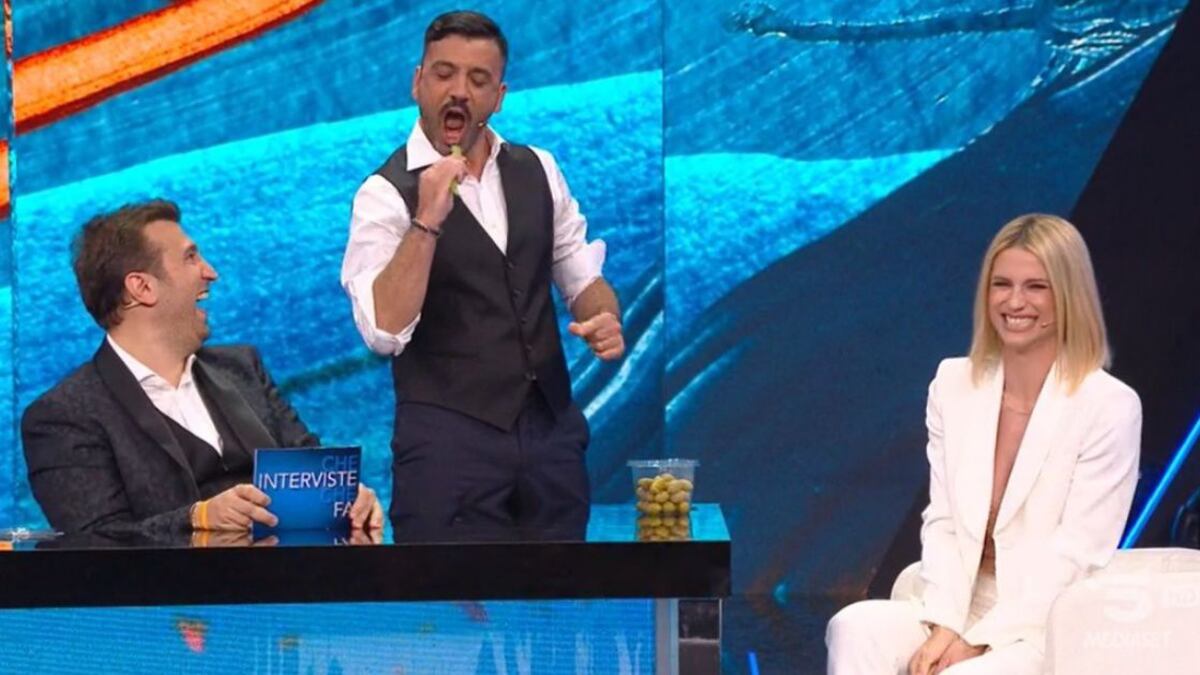 "Un richiamino ogni tanto...". La rivelazione della Hunziker su Ramazzotti
