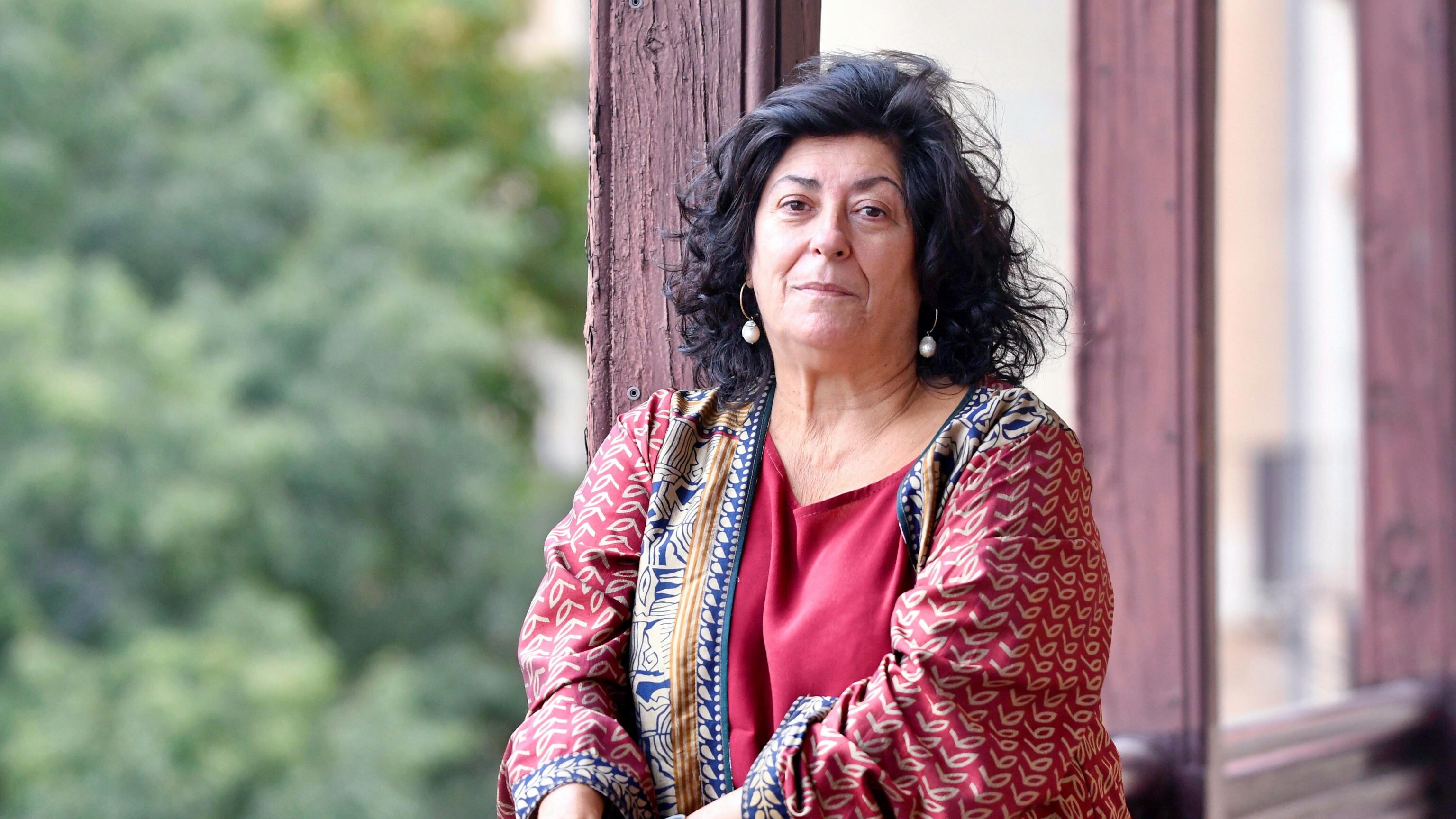 Grandes e la battaglia contro il virus del potere