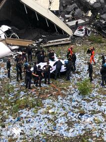 Genova, le immagini choc dei soccorsi 3