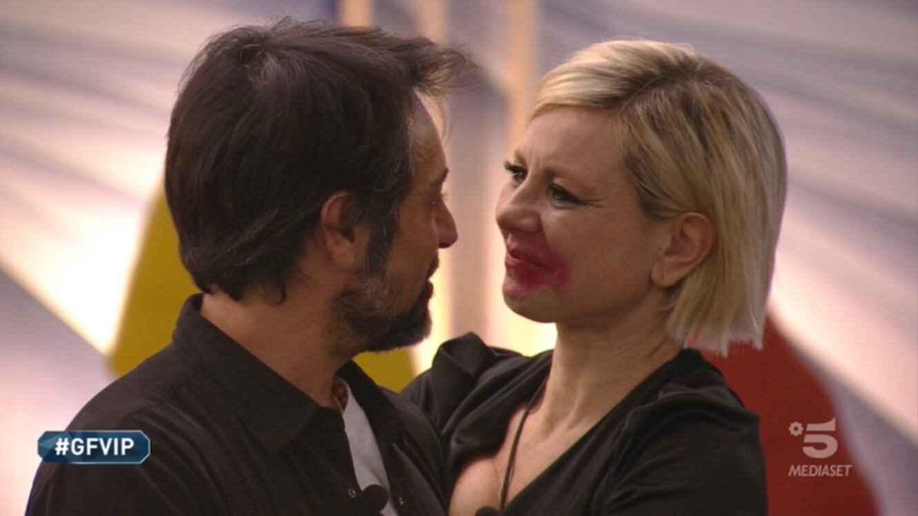 Gf Vip, Antonella Elia svela il suo dramma nella casa: "Non spargo amore, spargo lotta