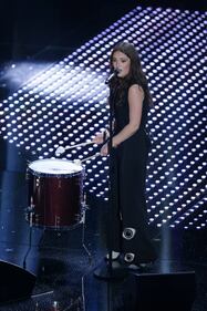 Sanremo 2016: i look femminili nella serata cover 80