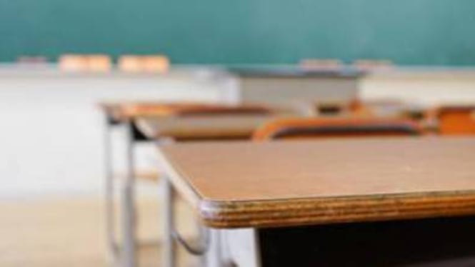 Sesso e alcol con studenti minorenni: condannata una docente