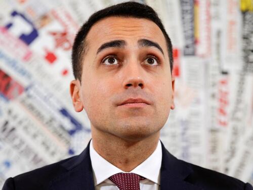 Asti, un pensionato denuncia Di Maio per vilipendio al Capo dello Stato