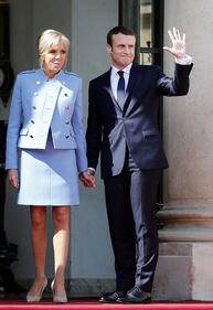 Brigitte Macron arriva all'Eliseo: ecco la nuova Prèmiere Dame 17