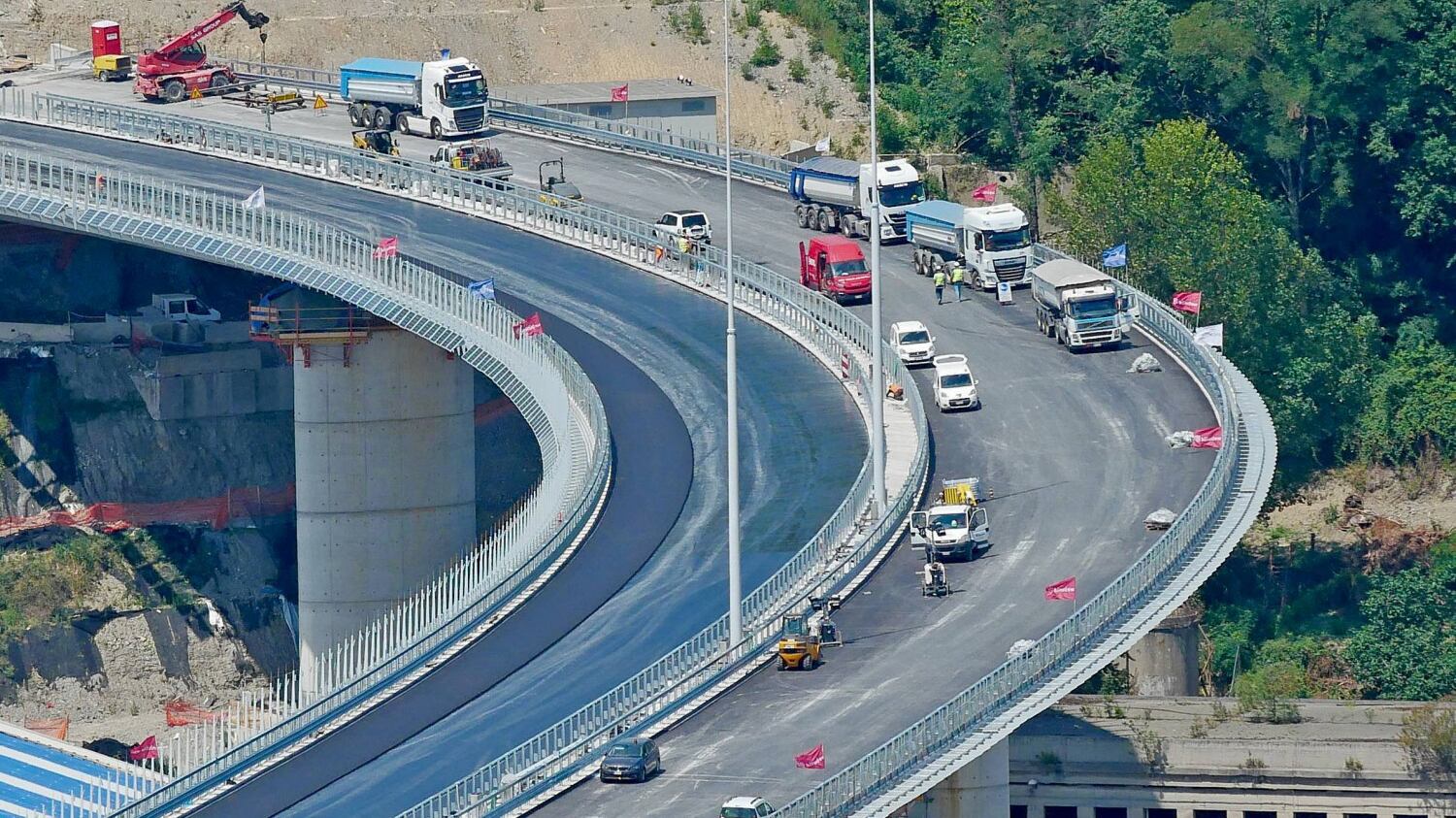 Ponte ancora ai Benetton. I grillini in imbarazzo accusano la De Micheli