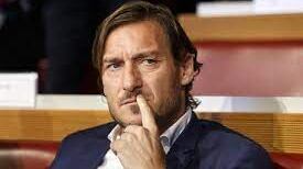 "Nell'attico a nord di Roma". Totti e Noemi vanno a convivere