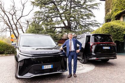 Maxus Mifa9, guarda le foto 10