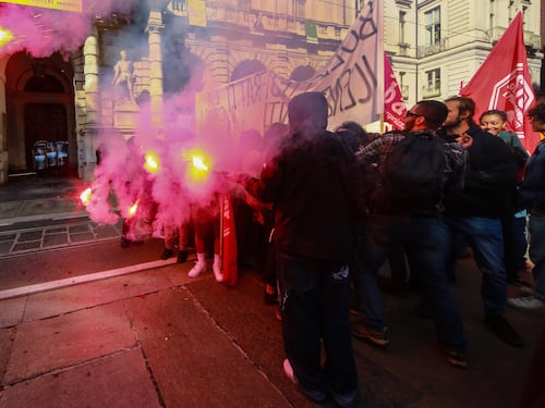 Scontri di piazza, Viminale nel mirino. Il governo prepara la stretta sui cortei