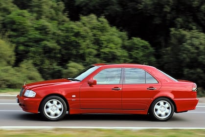 Mercedes Classe C, 30 anni di lusso in formato compatto: guarda le foto 6