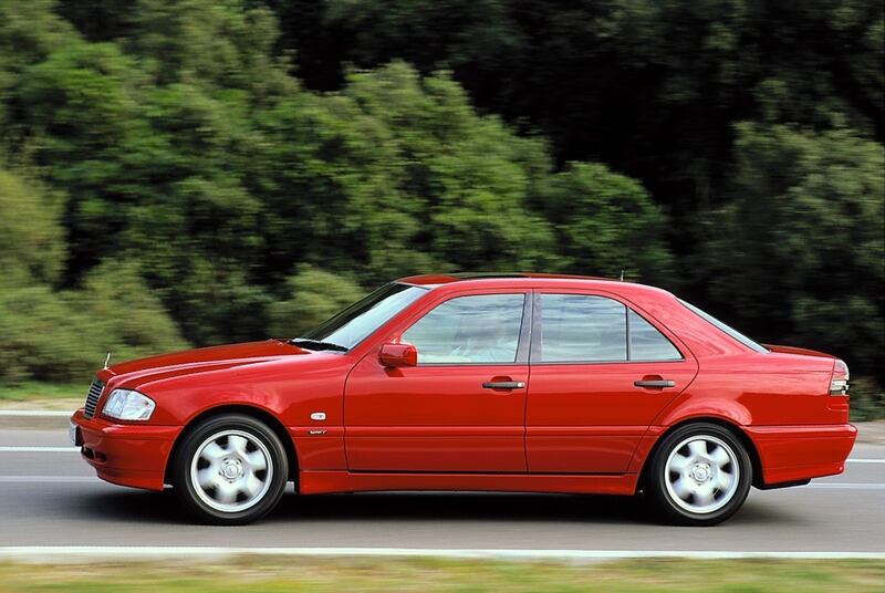 Mercedes Classe C, 30 anni di lusso in formato compatto: guarda le foto 6