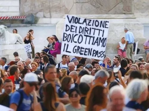 "In pochi secondi mi hanno aggredita così": il racconto del medico vittima dei No pass