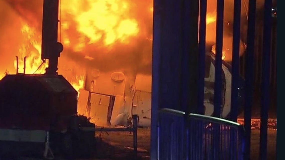 Tutti i misteri irrisolti dell'incidente mortale del presidente del Leicester