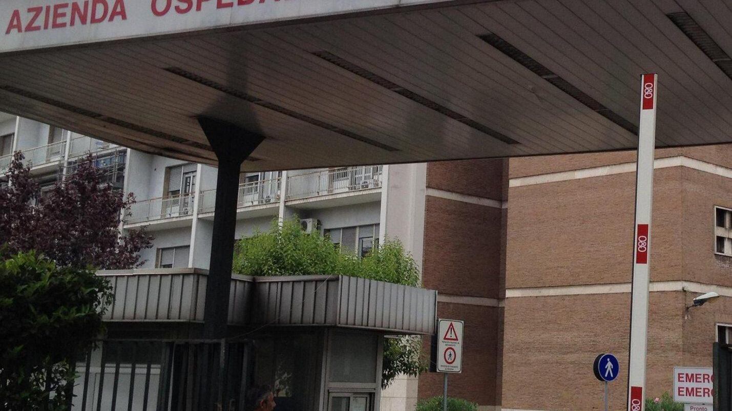 Coronavirus, tre uomini fuggono dall'ospedale prima dell'esito dei test