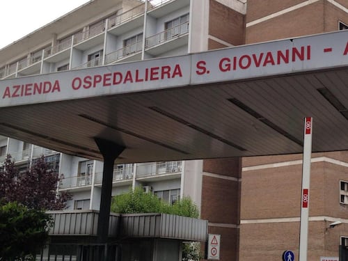 Coronavirus, tre uomini fuggono dall'ospedale prima dell'esito dei test