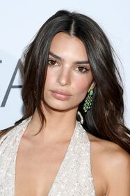 Emily Ratajkowski, nudo integrale su Instagram 1