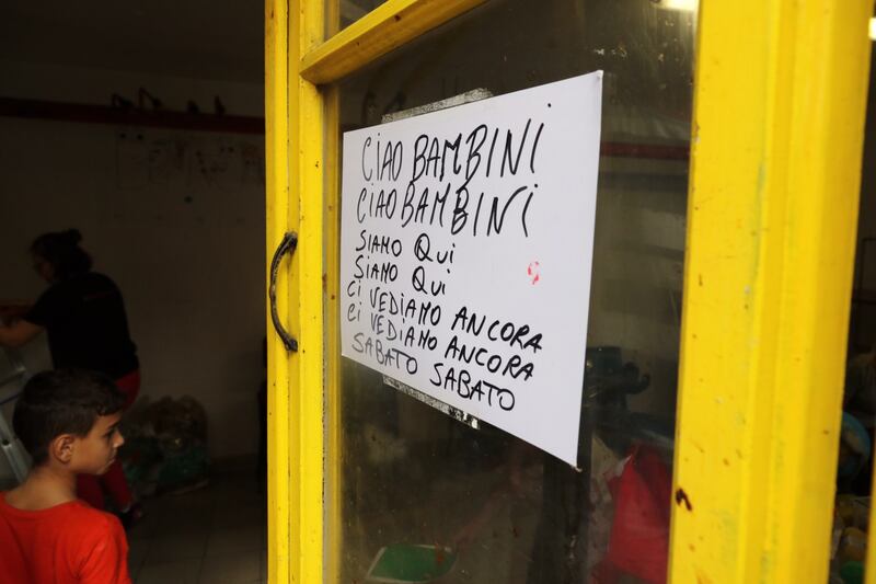 Volontari nella scuola dopo gli atti vandalici 5