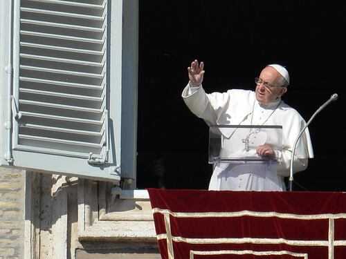 La Chiesa nella grande tempesta: tutte le critiche a papa Francesco