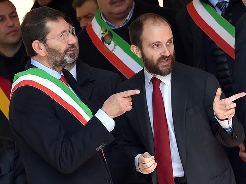 Marino resiste al pressing del Pd: "La giunta lavora e guarda avanti"