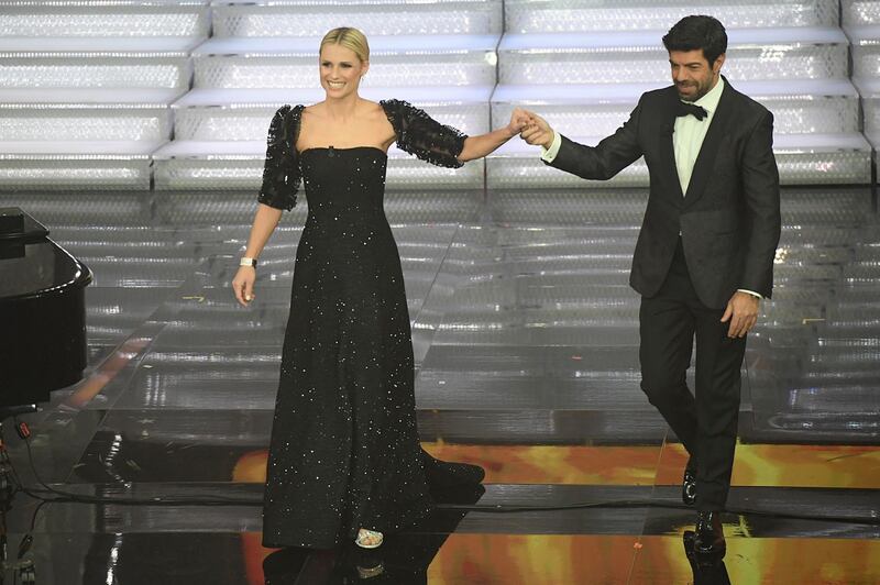 Michelle Hunziker, la sexy conduttrice a Sanremo 2018 5