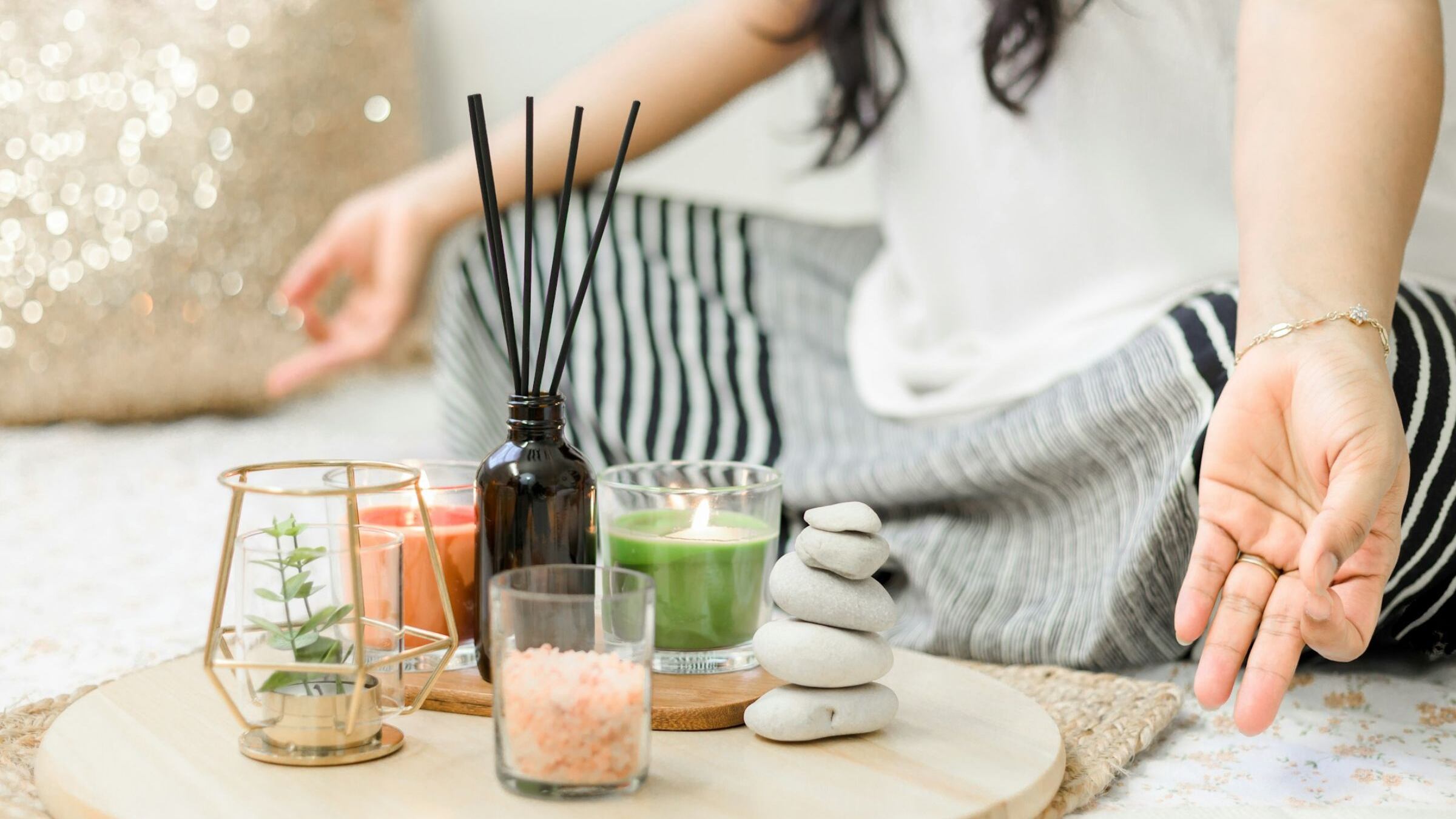 Meditare da soli, come iniziare la pratica: tecniche e benefici