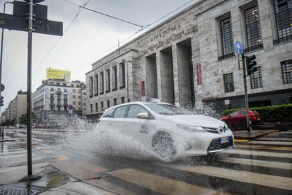 Milano, nubifragio mette in ginocchio la città 2
