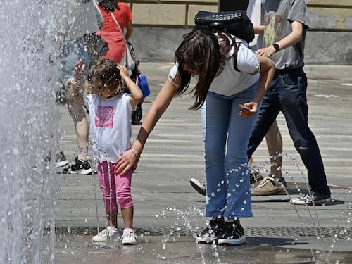 L'afa ti tiene sveglio? Ecco i trucchi per riuscire a dormire