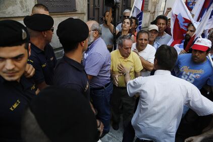 Atene, scontri tra polizia e manifestanti 5