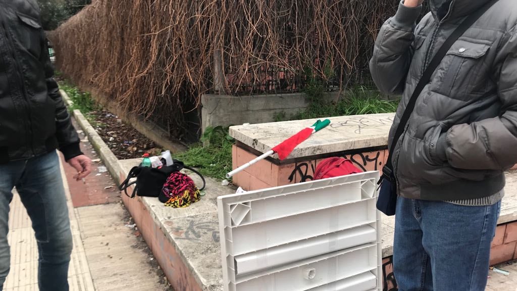 Roma, banda di otto persone assalta banchetto di Forza Italia