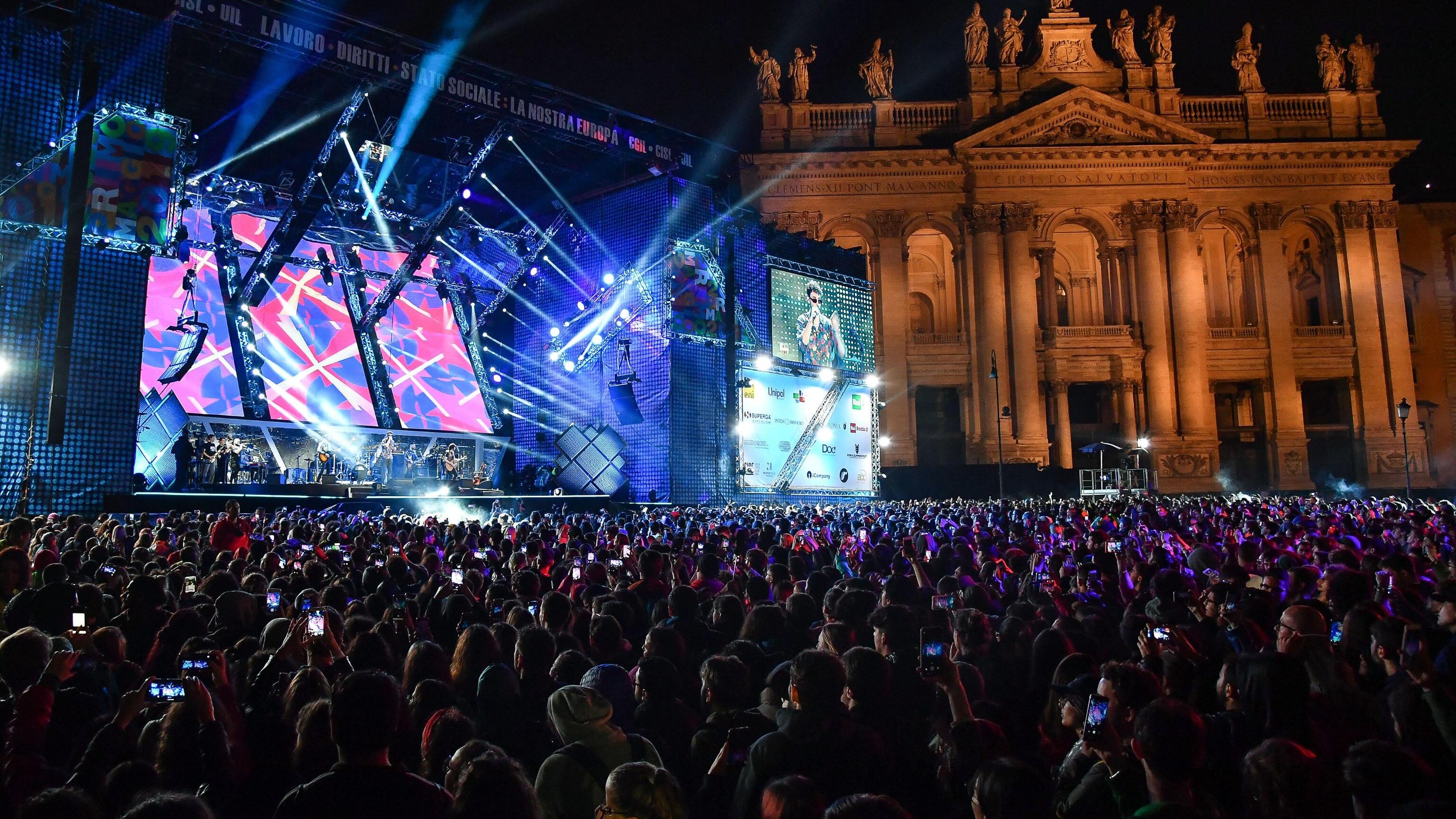 Il solito "concertone" allestito dalla sinistra per suonare la grancassa contro i moderati