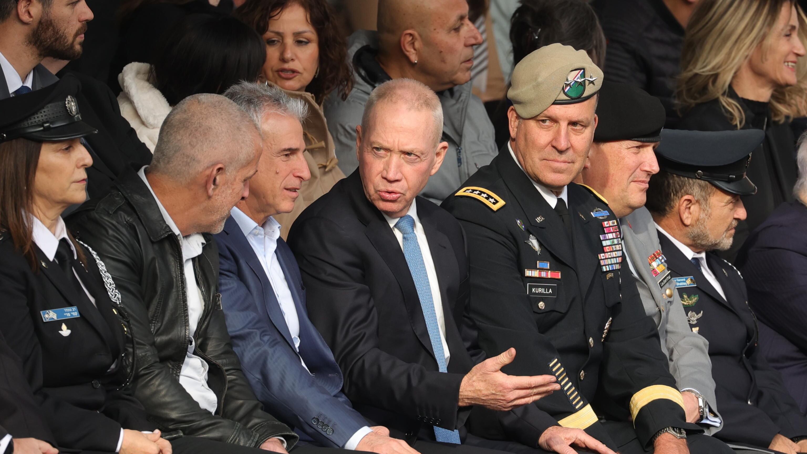 Il clamoroso flop di esercito e 007