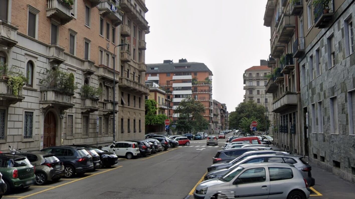 Sangue a Milano, 19enne accoltellato in via Monte Cervino: è caccia all'aggressore
