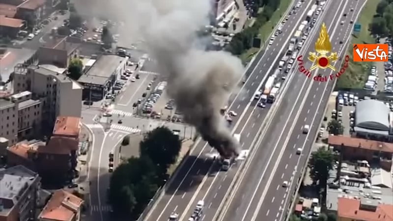 Inferno sulla A14: le foto dall'elicottero 5