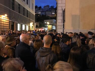 Folla a Trieste per la messa in suffragio ai due poliziotti uccisi 3