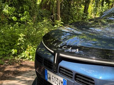 Lancia Ypsilon MHEV: guarda la gallery della nuova citycar premium italiana 5