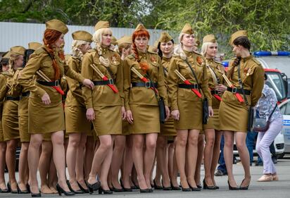 Le poliziotte di Putin sfilano in Piazza Rossa 5