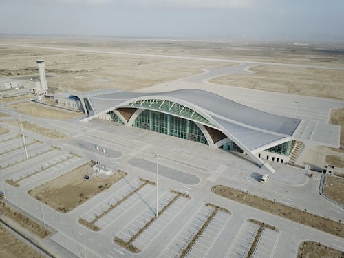 "L'aeroporto senza aerei e passeggeri". Cosa c'è dietro il misterioso investimento cinese in Pakistan