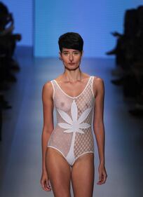 Trasparenze e corpi semi nudi alla Fashion Week di San Paolo 4