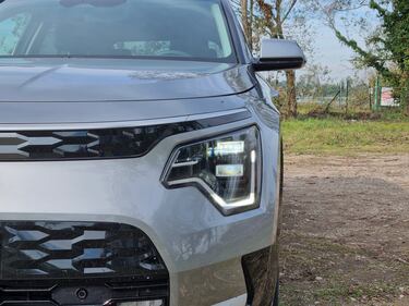 Kia Niro EV 2024: guarda la gallery del crossover elettrico. Tanta autonomia e spazio a bordo 8