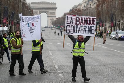 I Gilet gialli invadono Parigi nella quinta giornata di proteste 2