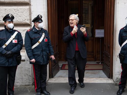 "Letta scappava...". E Sgarbi rivela: "Gli ho detto: 'Chi ti credi di essere?'"